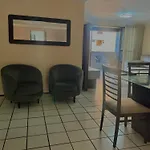 Ape Familia 3 Quartos 200M Da Feirinha Beira Mar